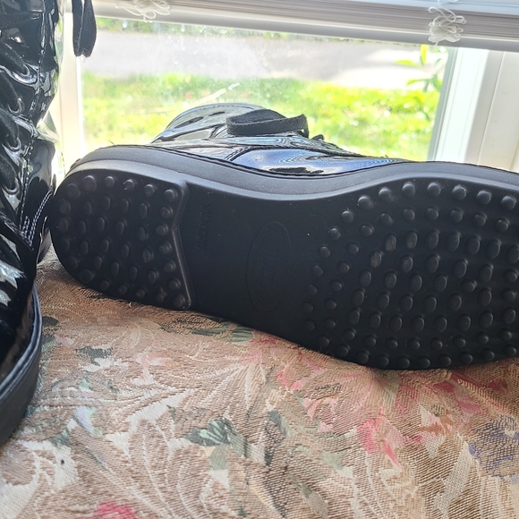 Tod's Patent Leather Lace Up Boot - Picture 3 of 5